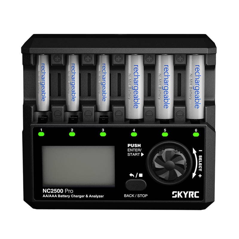 Polnilnik SkyRC NC2500 Pro za AA/AAA baterije