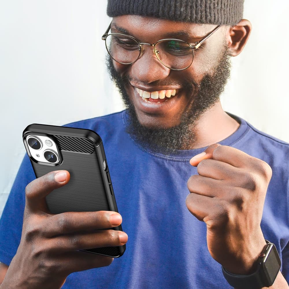 Hurtel Carbon ovitek za iPhone 14 Plus - črn 7