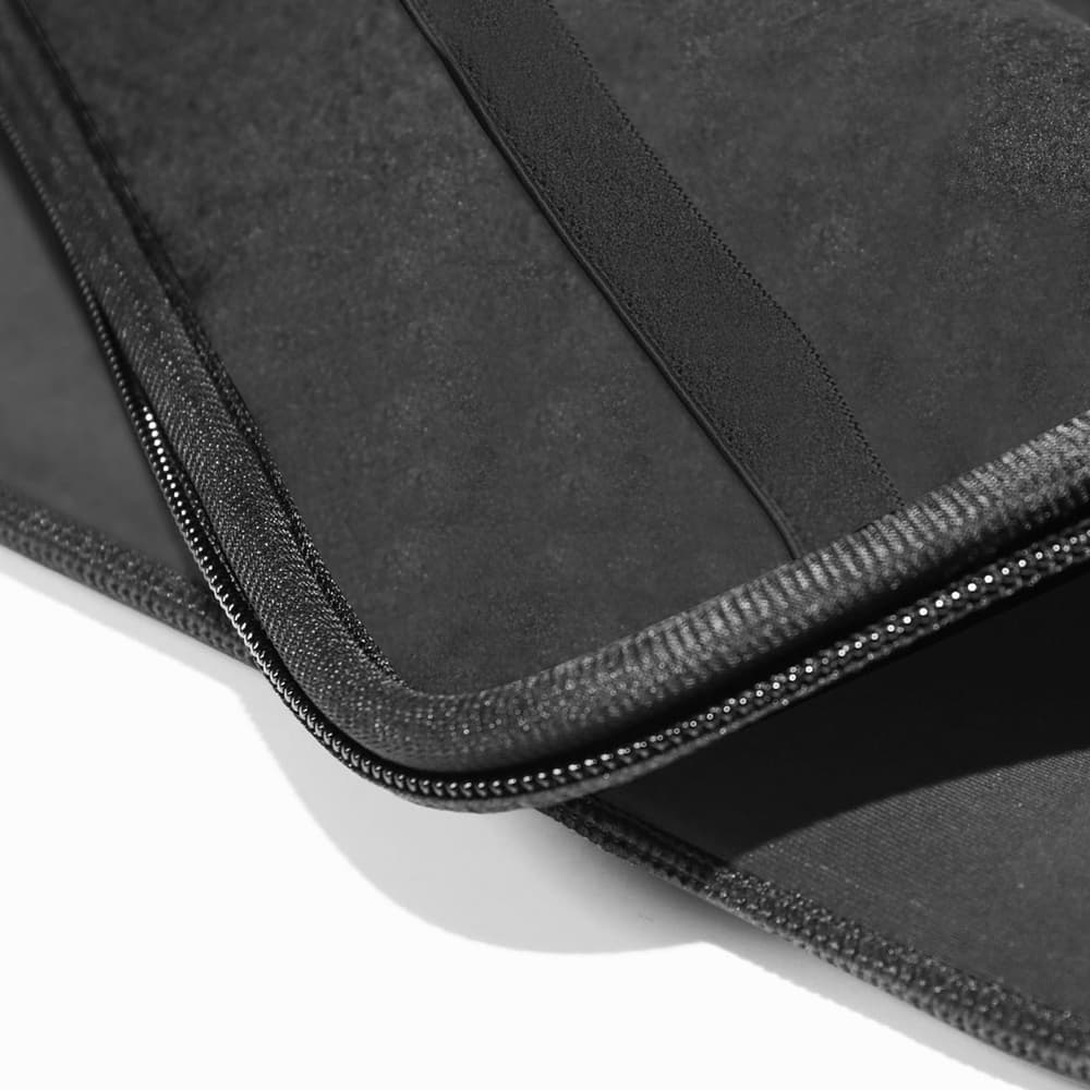 AmazingThing Minimal BasicBag torba za prenosnik MacBook Neo 13", črna 5
