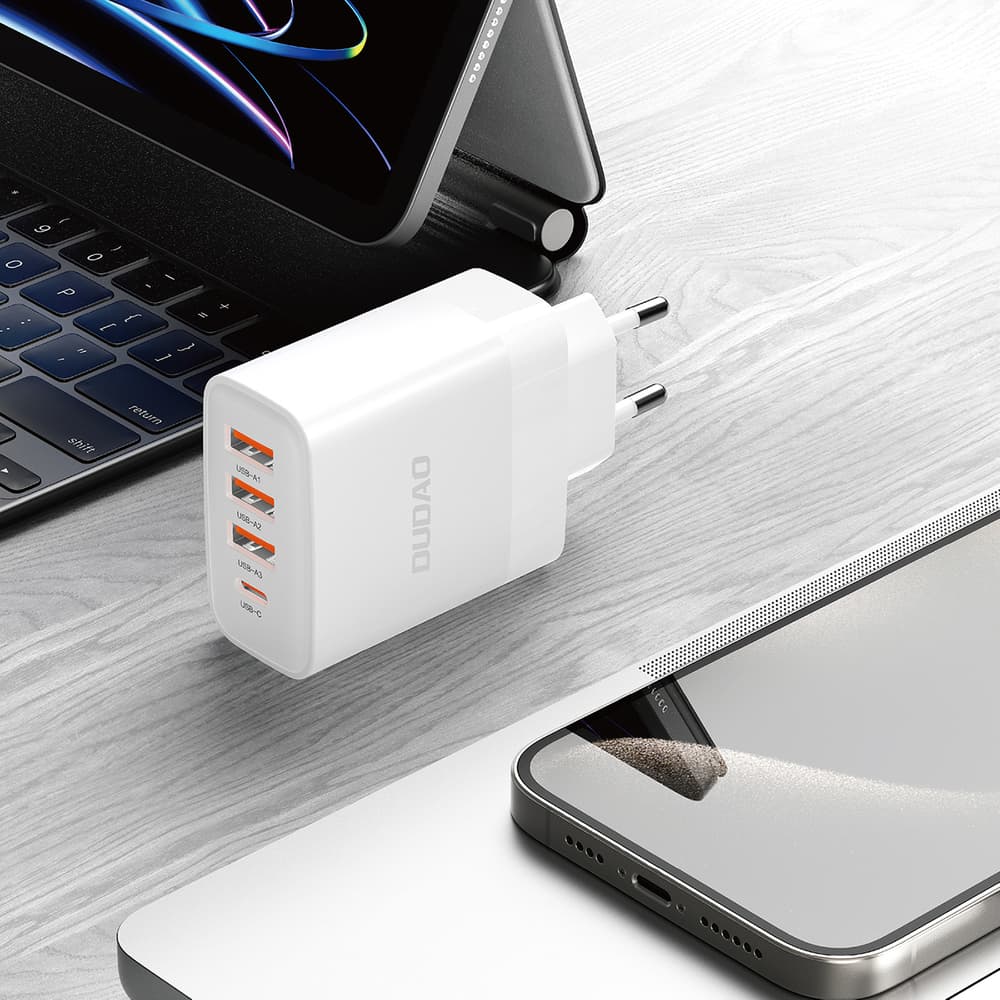 Dudao A5HEU omrežni polnilec 3x USB-A + 1x USB-C PD20W - bela 3