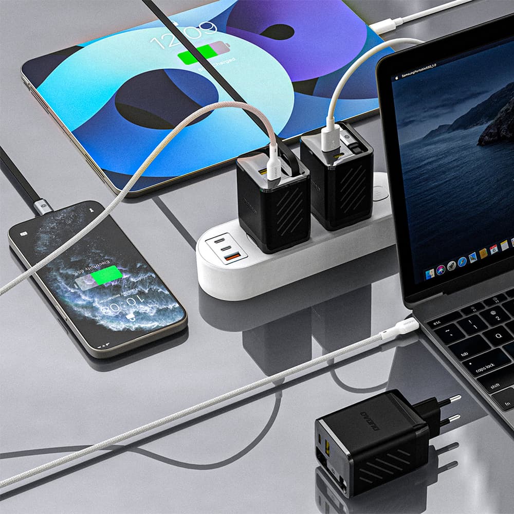 Dudao A67EU GaN 67W zidni polnilec z vgrajenim kablom USB-C 4