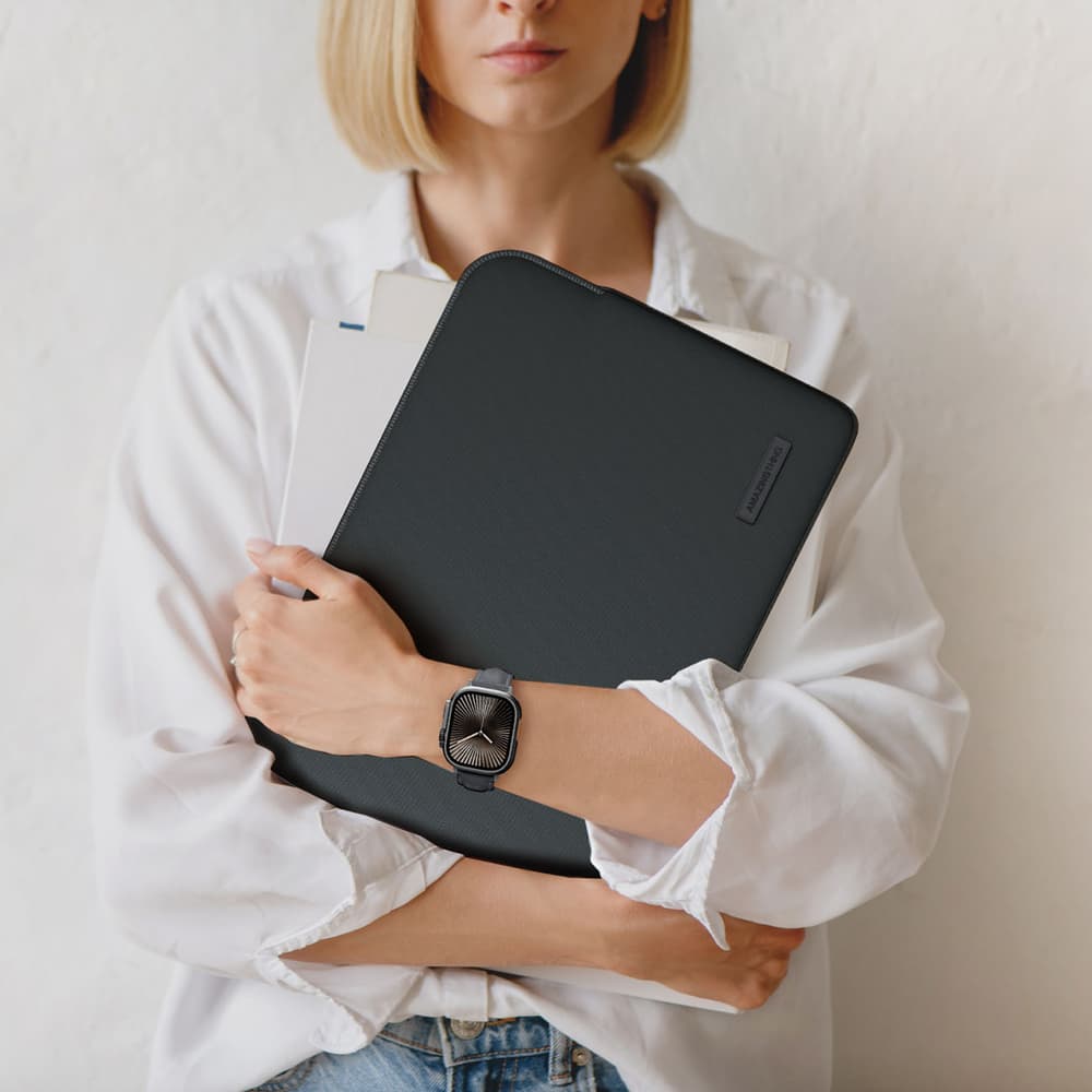 AmazingThing Minimal BasicBag torba za prenosnik MacBook Neo 13", črna 4