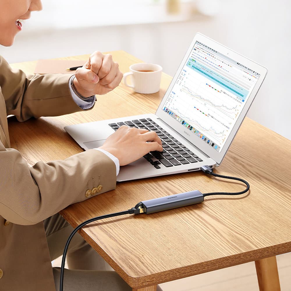 Ugreen večfunkcijski HUB adapter USB 3.0 - 3x USB / Ethernet RJ-45 / USB-C PD, siv 7