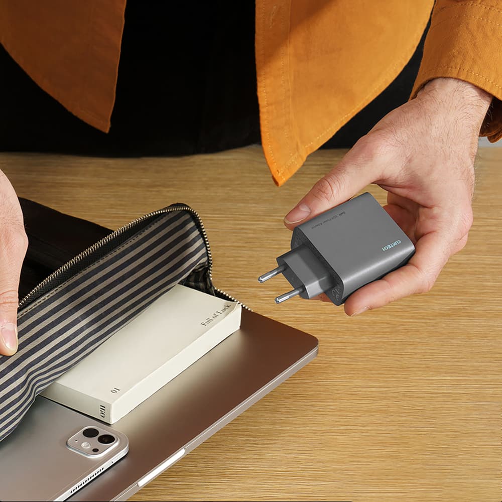 Cuktech 65W GaN stenski polnilnik 2x USB-C, 1x USB-A - siv 4