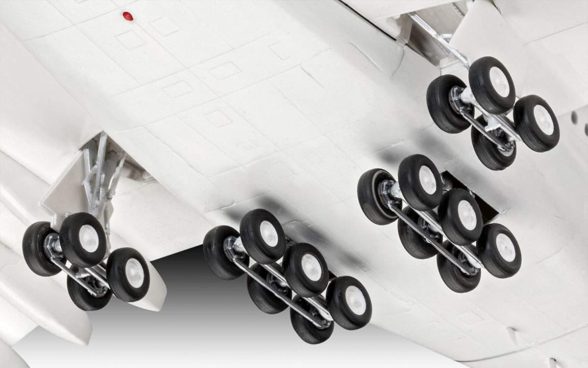 Plastični model letala REVELL Airbus A380-800 Lufthansa 4