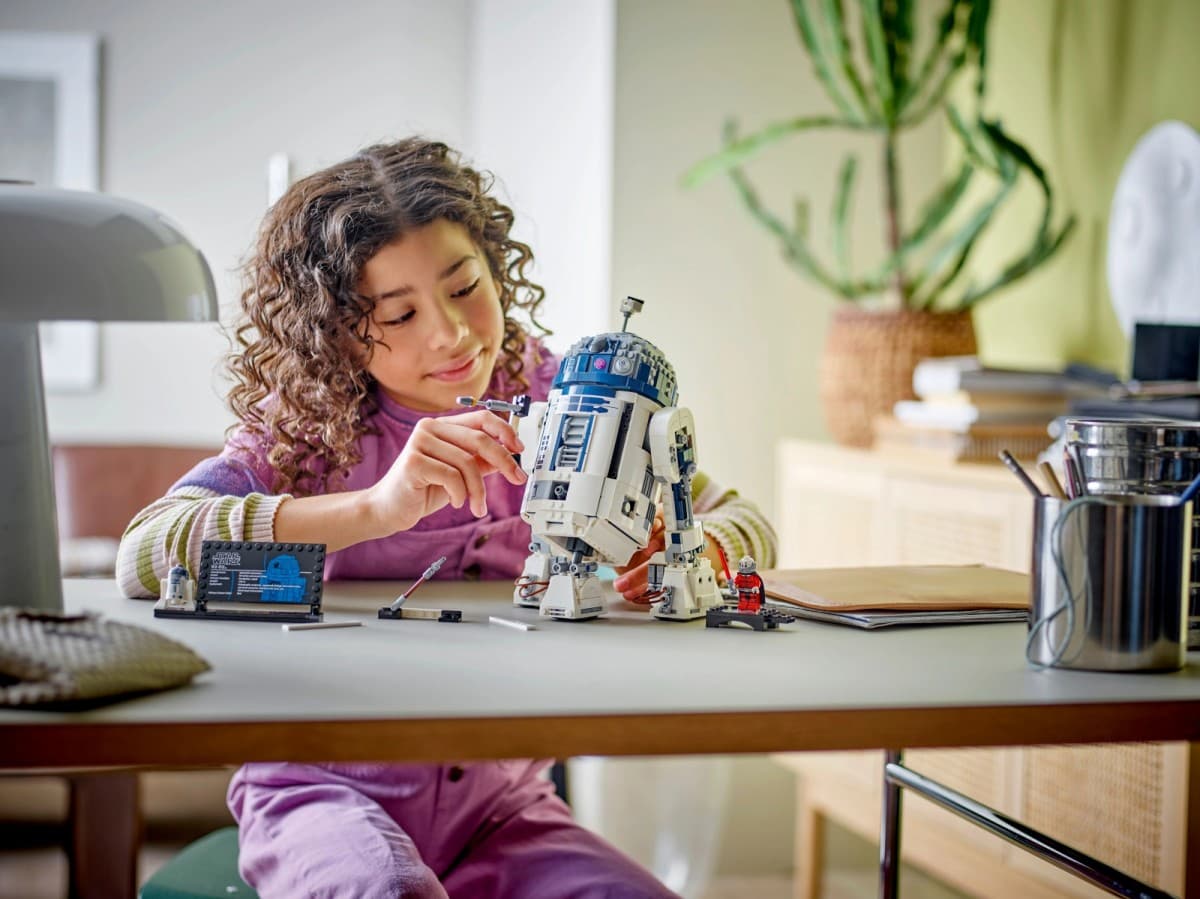 LEGO Star Wars Figurica R2-D2 75379 za zbiratelje 5