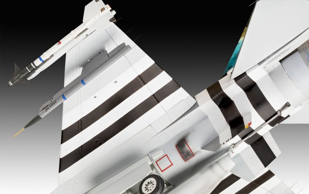 Model letala REVELL F-16 Falcon 50th Anniversary 1/32 5