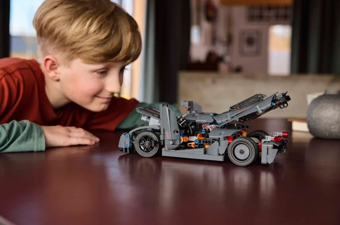 LEGO Technic 42173 Koenigsegg Jesko Absolut 1:8 3