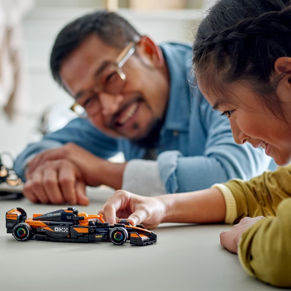 LEGO Speed Champions 77251 bolid F1 McLaren Team MCL38 7