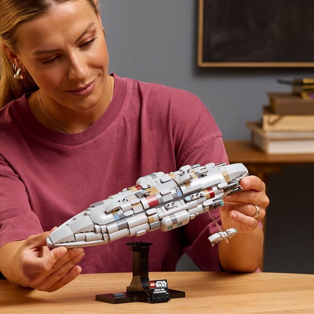 LEGO Star Wars 75405 Krstarica Home One - model za odrasle 3