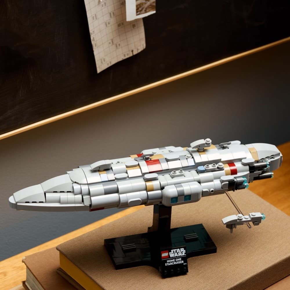 LEGO Star Wars 75405 Krstarica Home One - model za odrasle 4