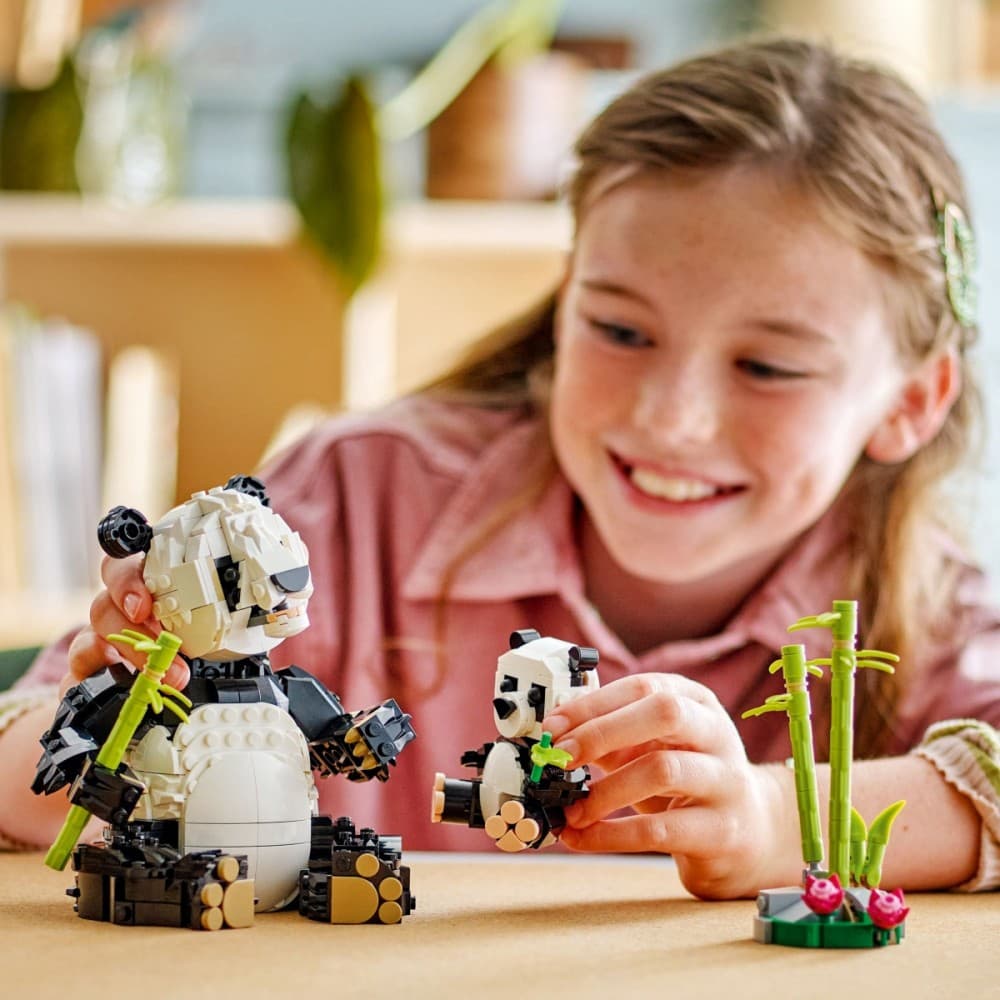 LEGO Creator 3 v 1 Divje živali: Družina pand (31165) 6