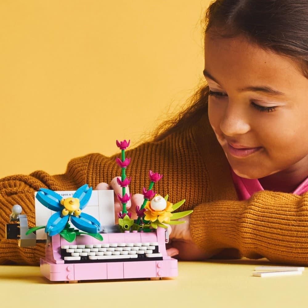 LEGO Creator 3 v 1 Pisalni stroj s cvetjem (31169) 6