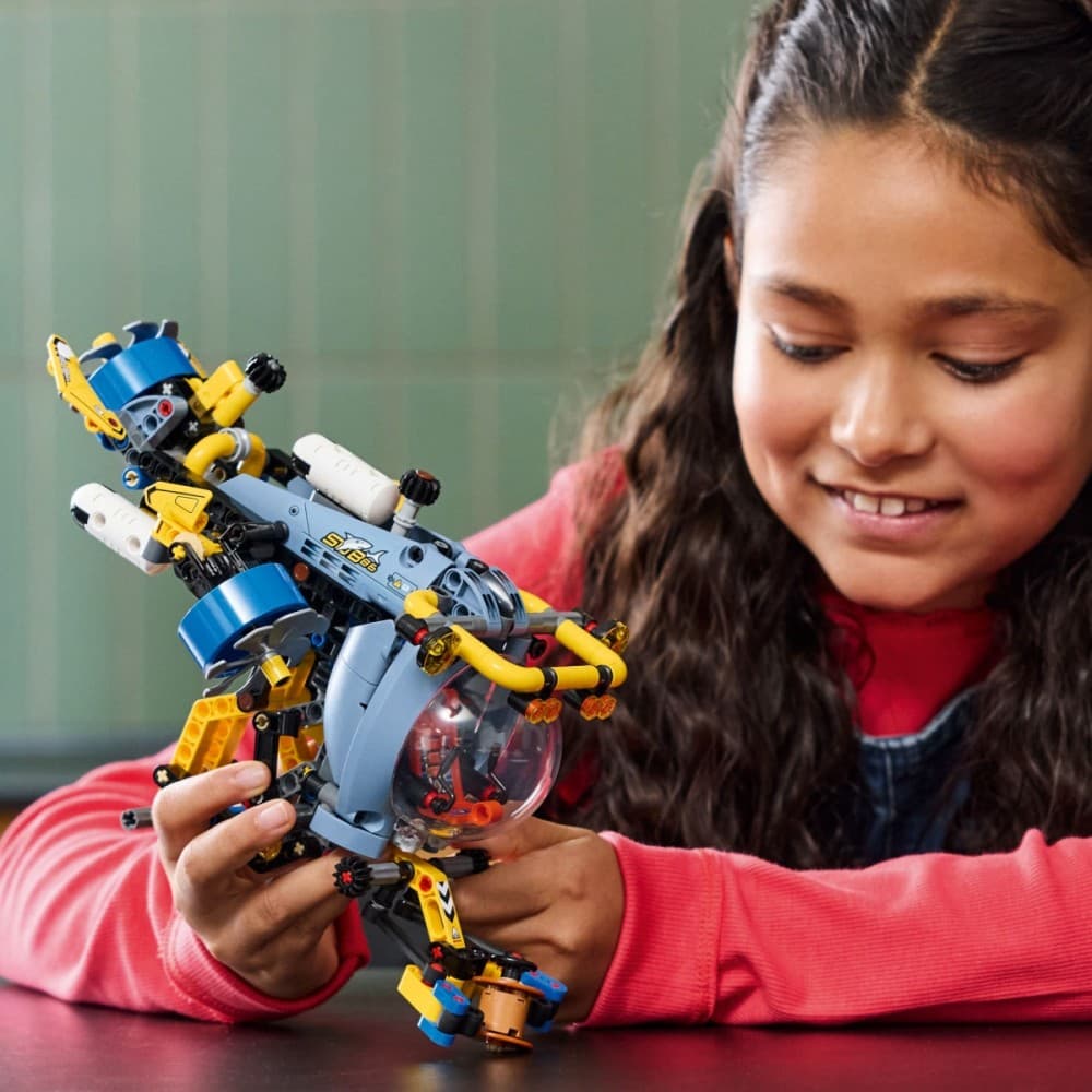 LEGO Technic Raziskovalna podmornica (42201) 6