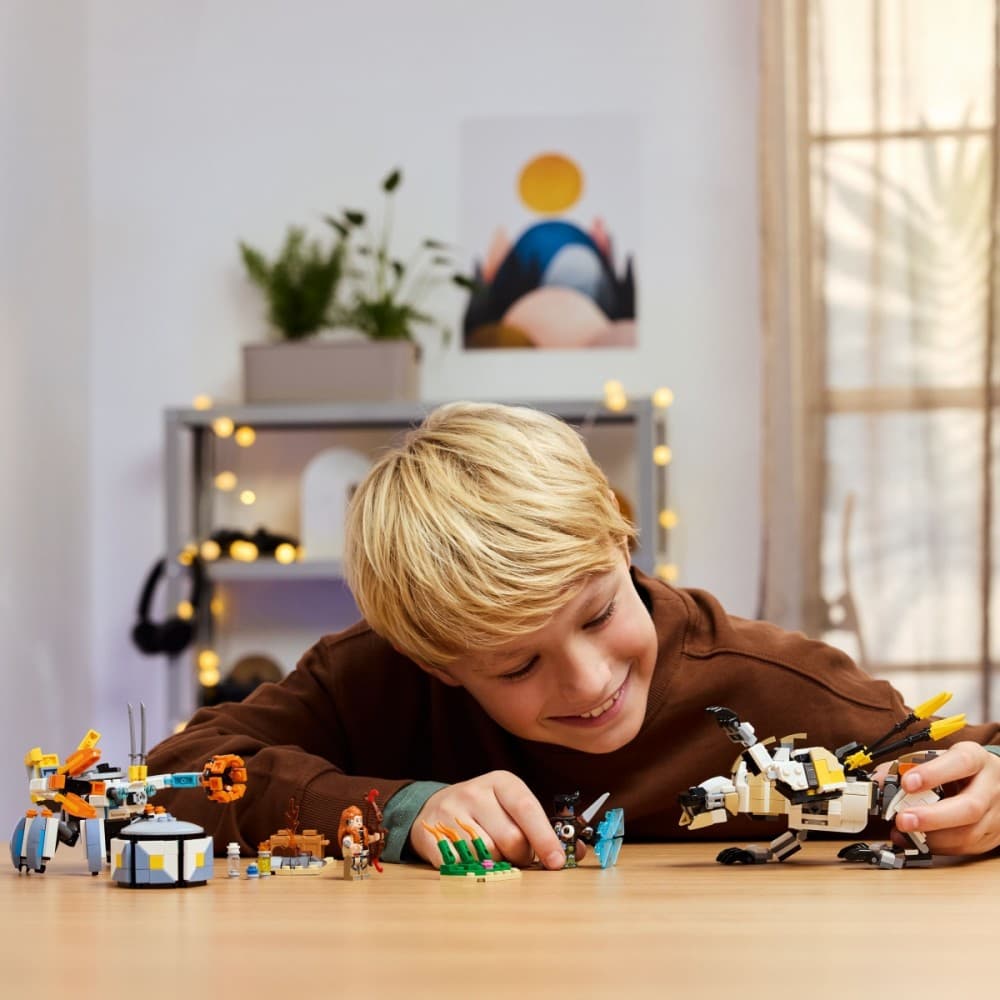 LEGO Horizon Aloy in Varl vs. Ravager & Stalker 77037 7