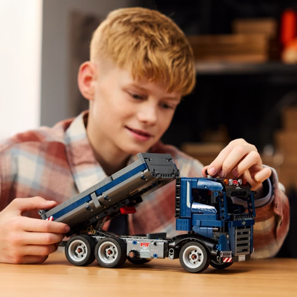 LEGO Technic Dumper s nagibno kesonko 42203 7