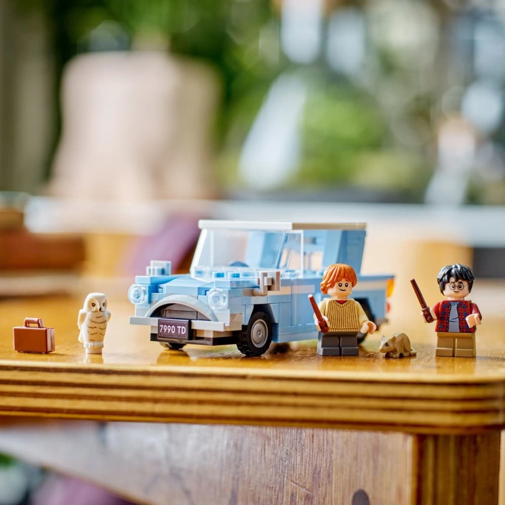 LEGO Harry Potter 76424 Letači Ford Anglia 7