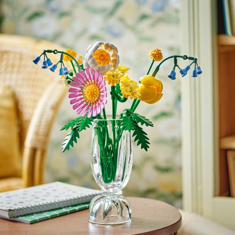 LEGO Botanicals 10347 Mali buket rumenih cvetov 7