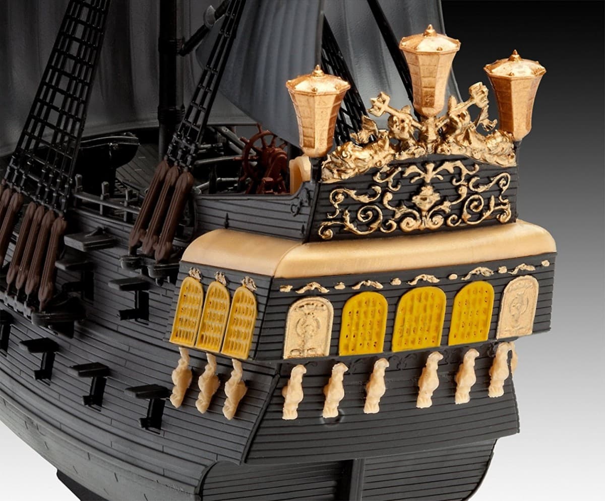 Model gusarske ladje 'Black Pearl' 1:150 - REVELL 4