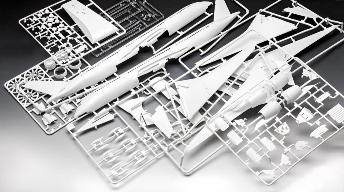 REVELL Plastični model Airbus A350-900 Lufthansa 1:144 5