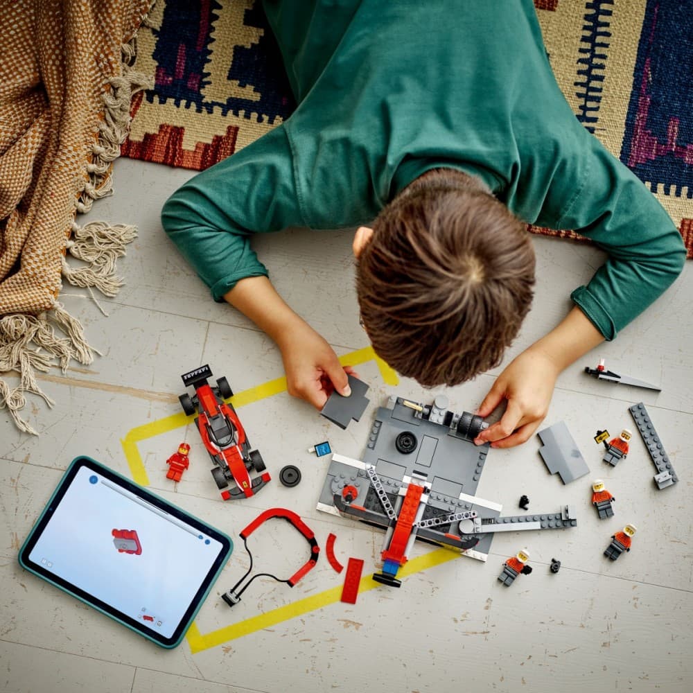 LEGO City 60443 Ferrari F1 Pit Stop 7