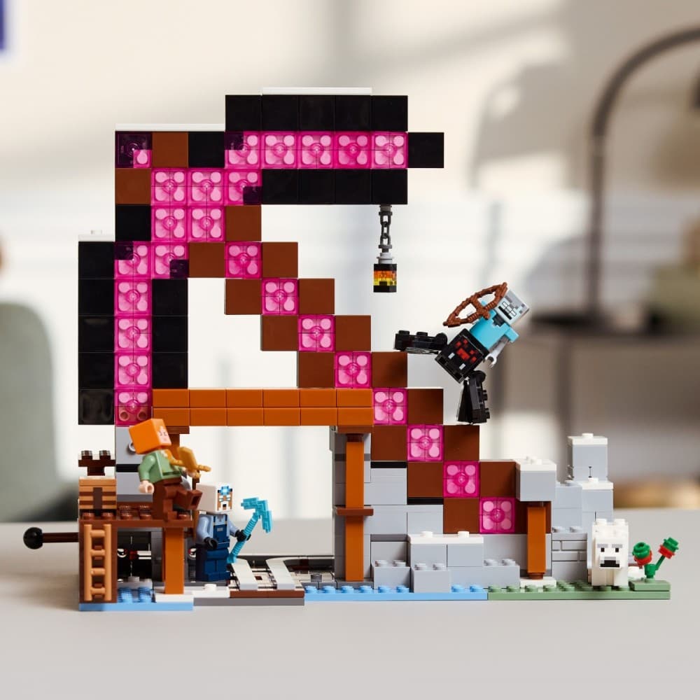 LEGO MINECRAFT 21277 Rudnik s ključi 6