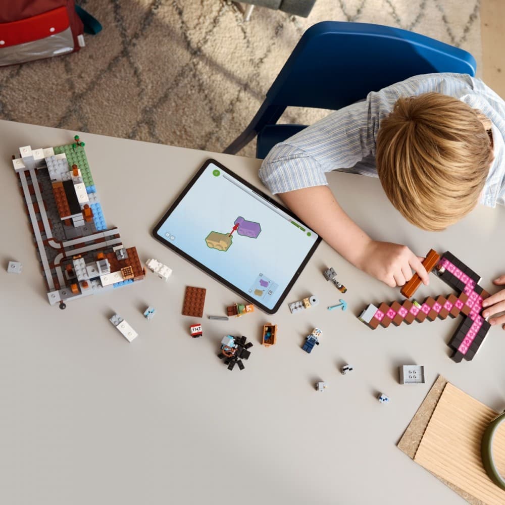 LEGO MINECRAFT 21277 Rudnik s ključi 8