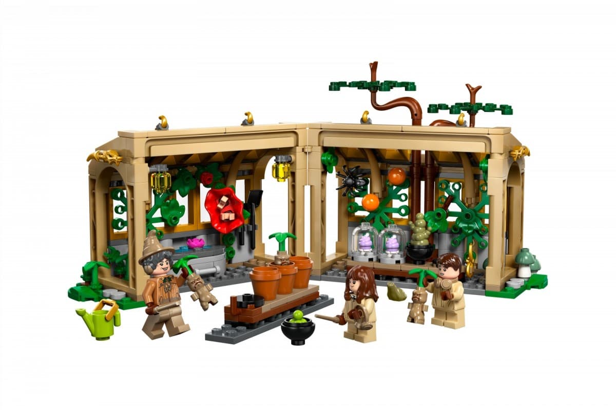 LEGO Harry Potter Grad Hogwarts: Učna Ura Rastlinstva 76445 2