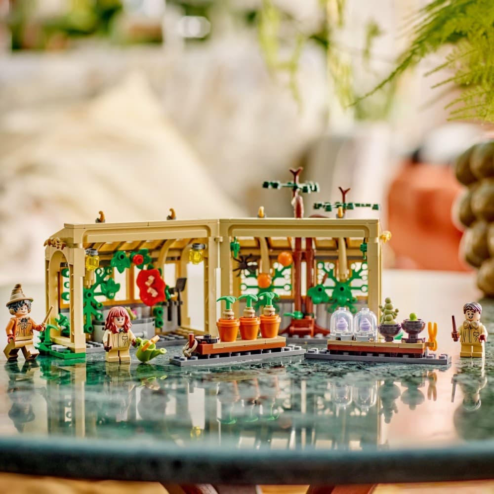 LEGO Harry Potter Grad Hogwarts: Učna Ura Rastlinstva 76445 6