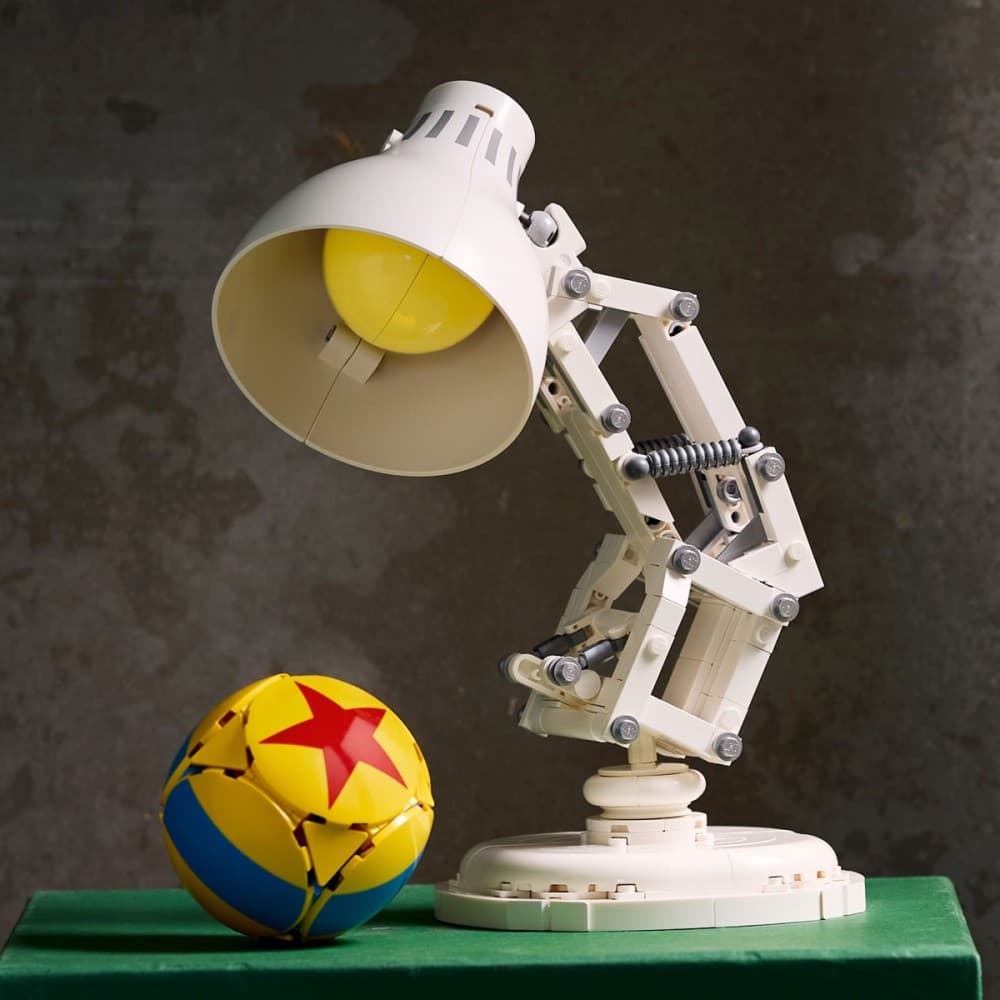 LEGO Ideas Disney Pixar Luxo Jr. 21357 - Zbirateljski model 6