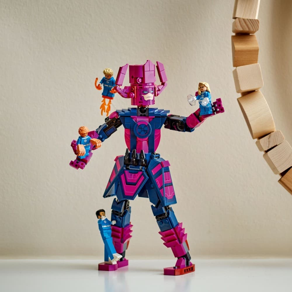 LEGO Marvel Figurica Fantastične četverice proti Galactusu 5