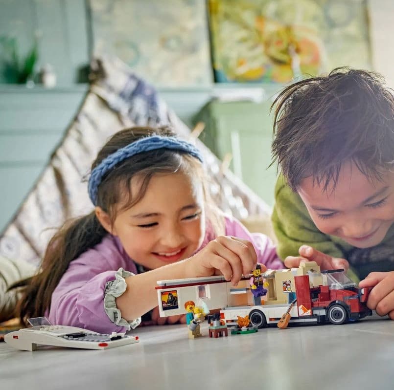 LEGO City 60454: Kamper s prikolico za pustolovščine 6
