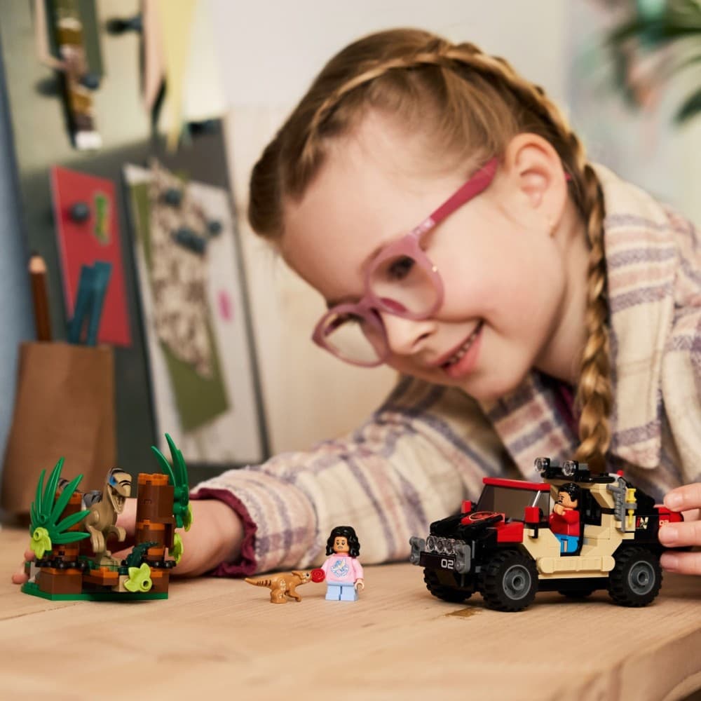 LEGO® Jurassic World 76972 Ubež z terencem pred Raptorjem 6