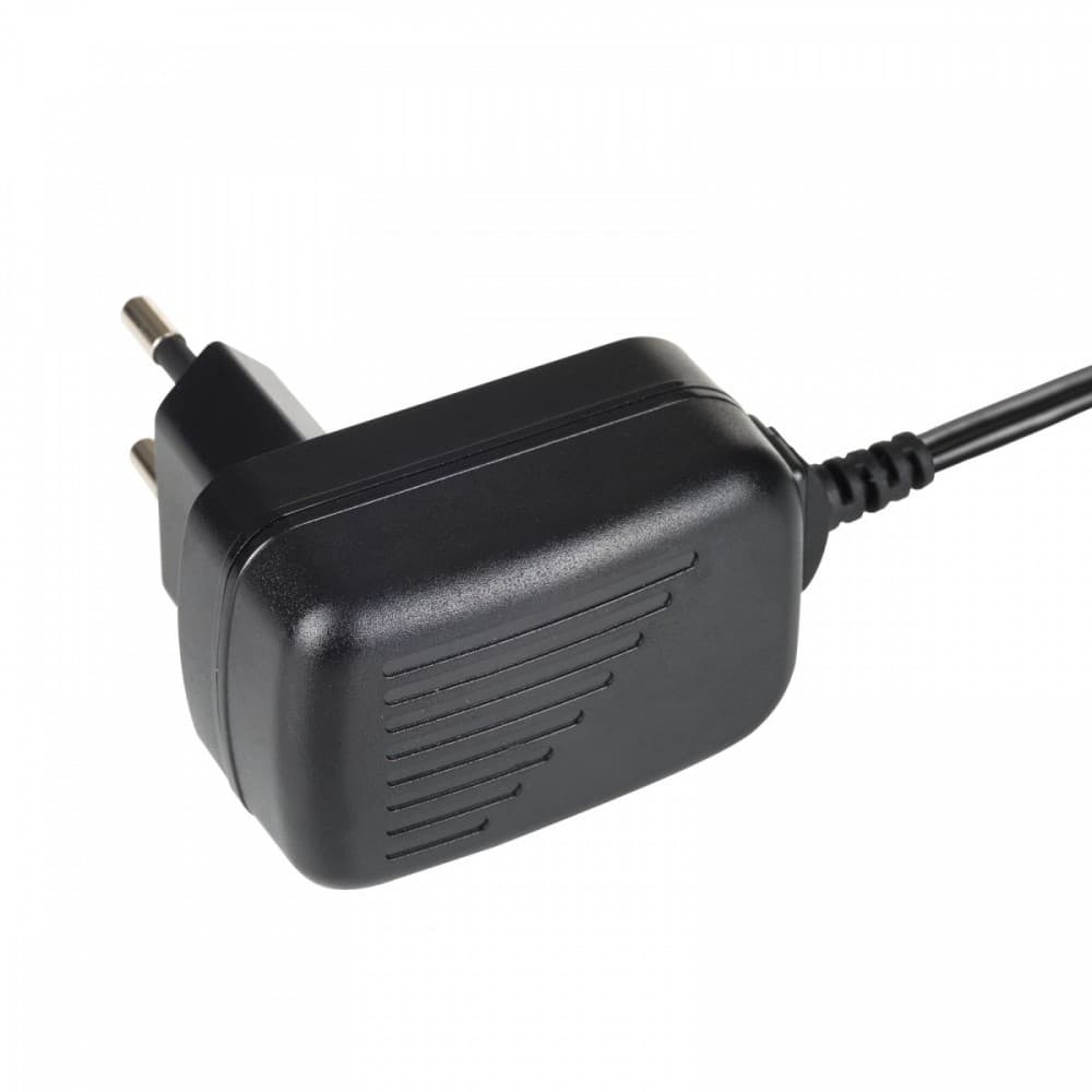 Univerzalni napajalnik AKYGA 9V/1A 9W, 5.5x2.1mm 4