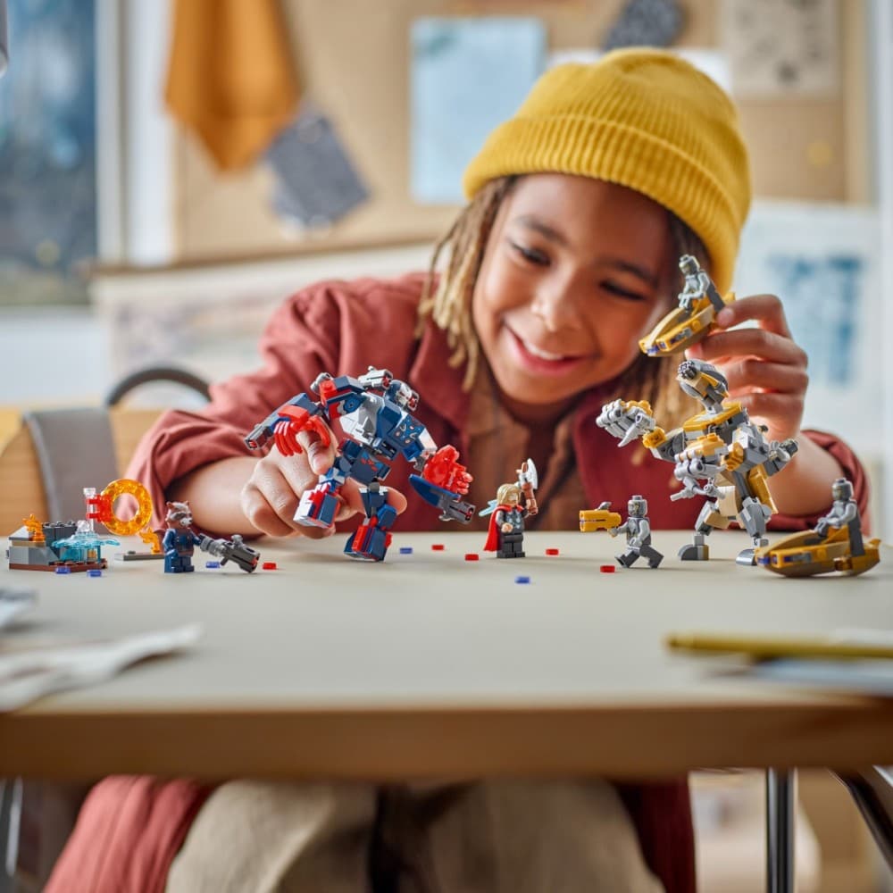 LEGO Kocki Super Heroes 76322: Avengers: Endgame - Thor proti Chitauri 7