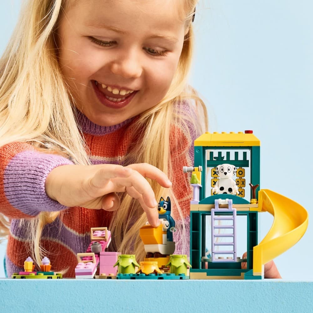 LEGO Bluey 11201 - Bluey in Bingo na igralnem mestu 8