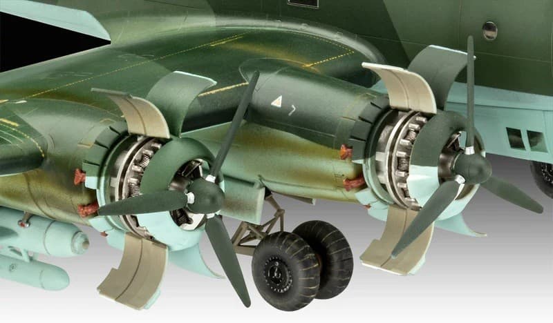 Model letala REVELL Focke-Wulf FW 200 C-5/C-8 5