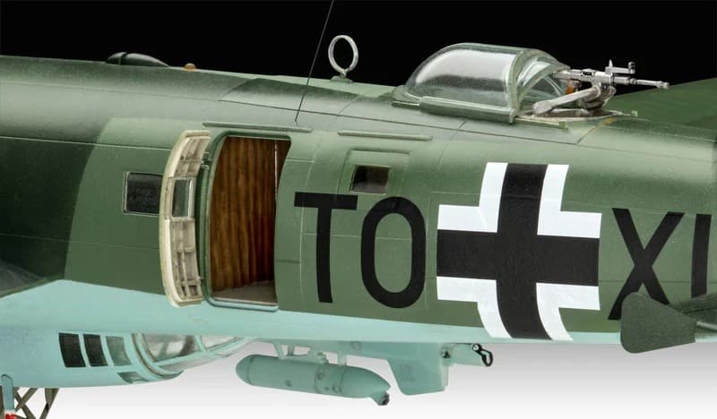 Model letala REVELL Focke-Wulf FW 200 C-5/C-8 6
