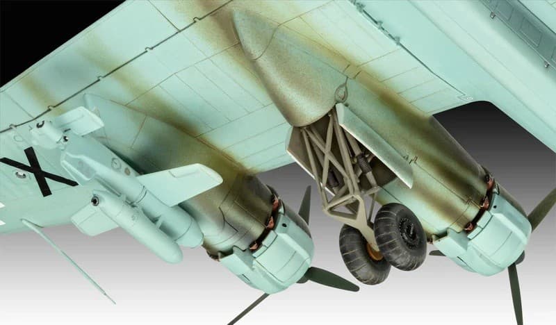 Model letala REVELL Focke-Wulf FW 200 C-5/C-8 7