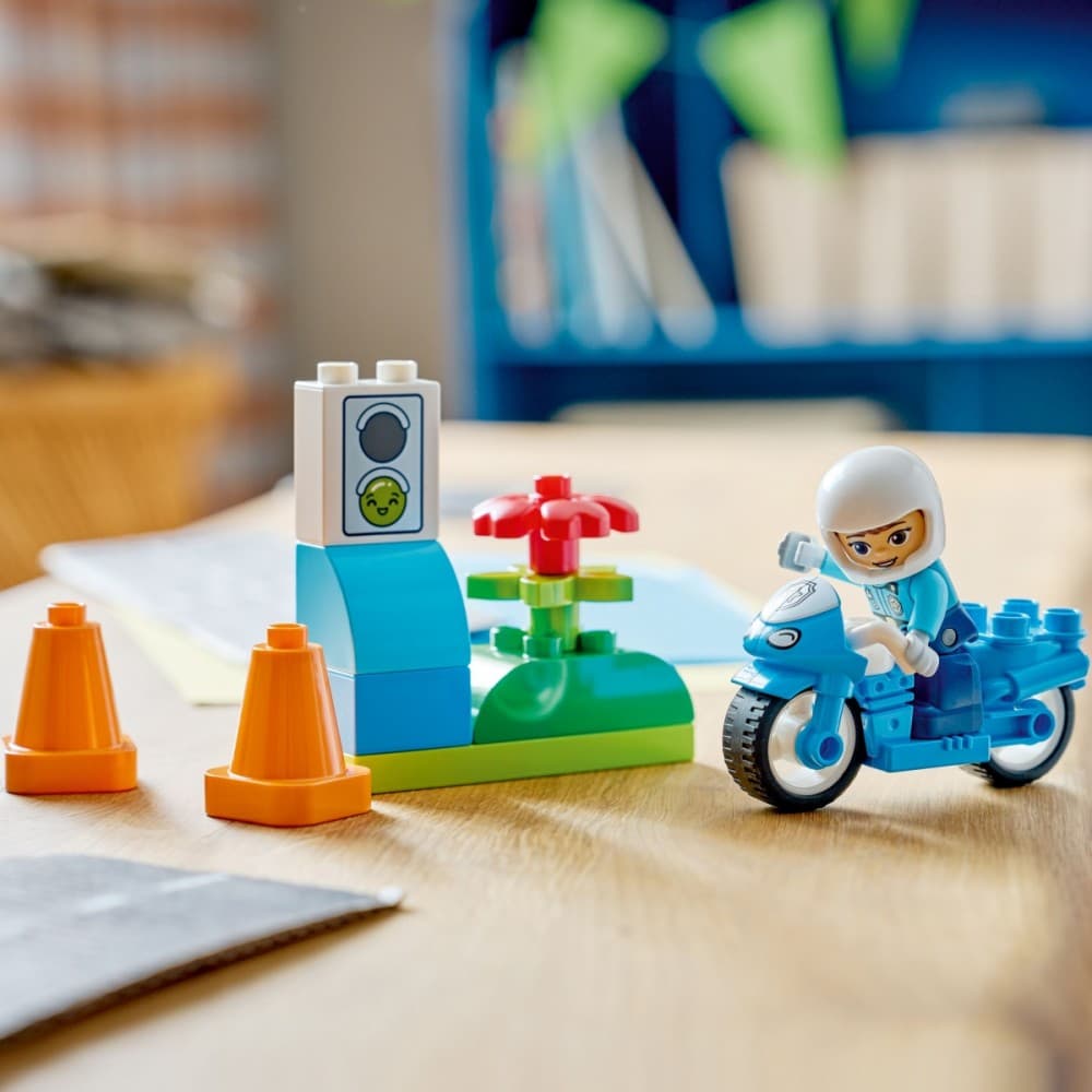 LEGO DUPLO 10471 Modri policijski motor z reševalcem 8