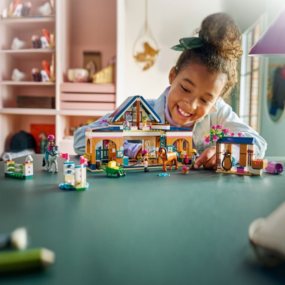 LEGO Friends 42688: Štala in jahalna šola 4