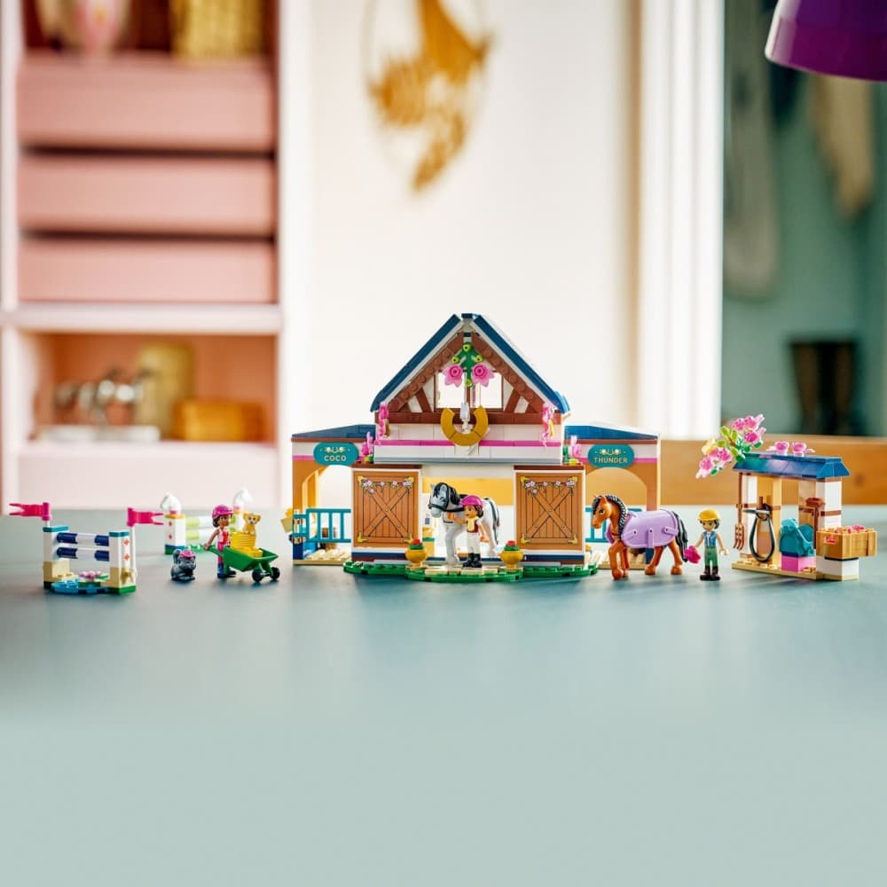 LEGO Friends 42688: Štala in jahalna šola 5