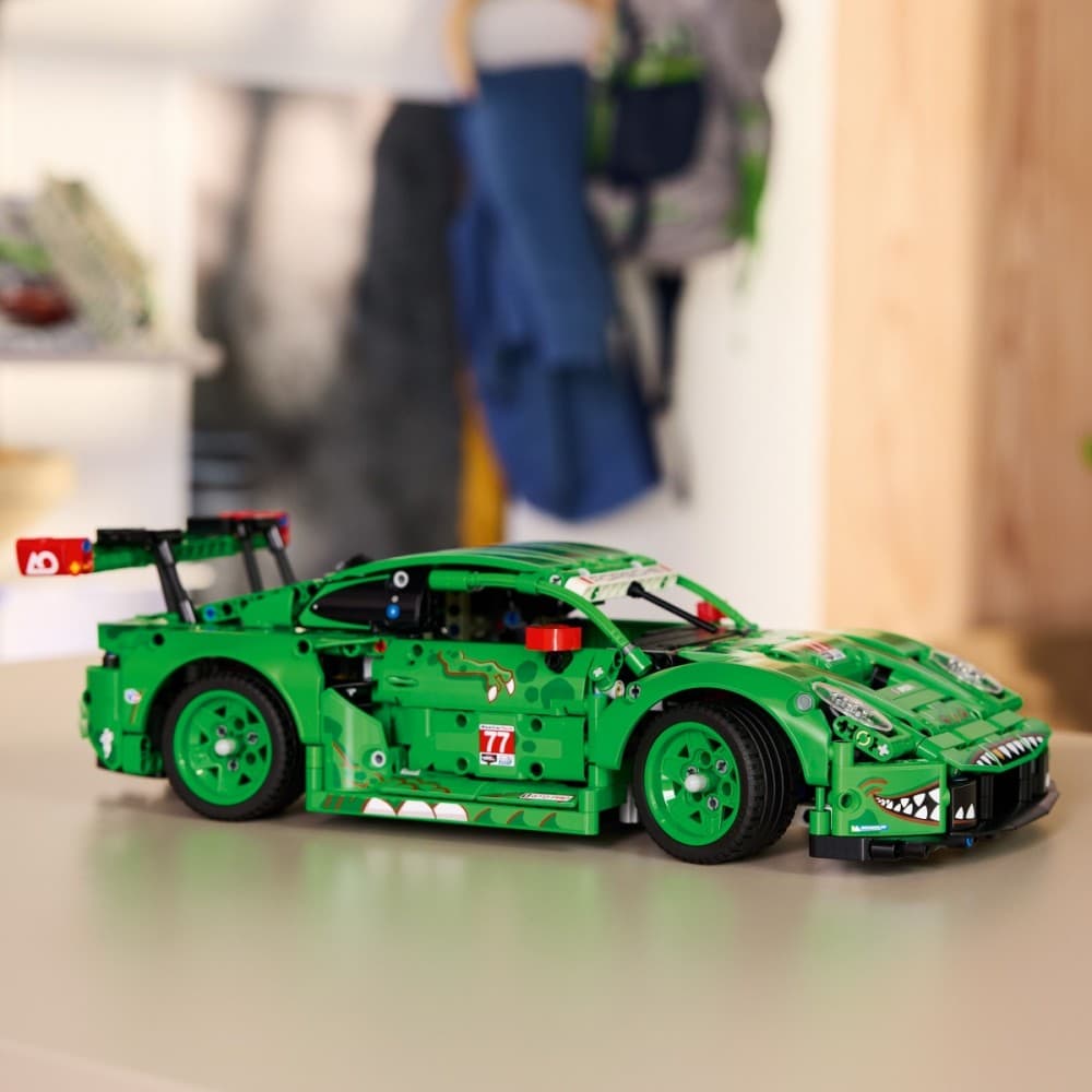 LEGO Technic Porsche 911 GT3 R REXY AO Racing 42224 4