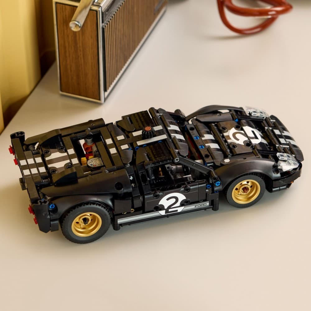 LEGO Technic 1966 Ford GT40 MKII 42223 7