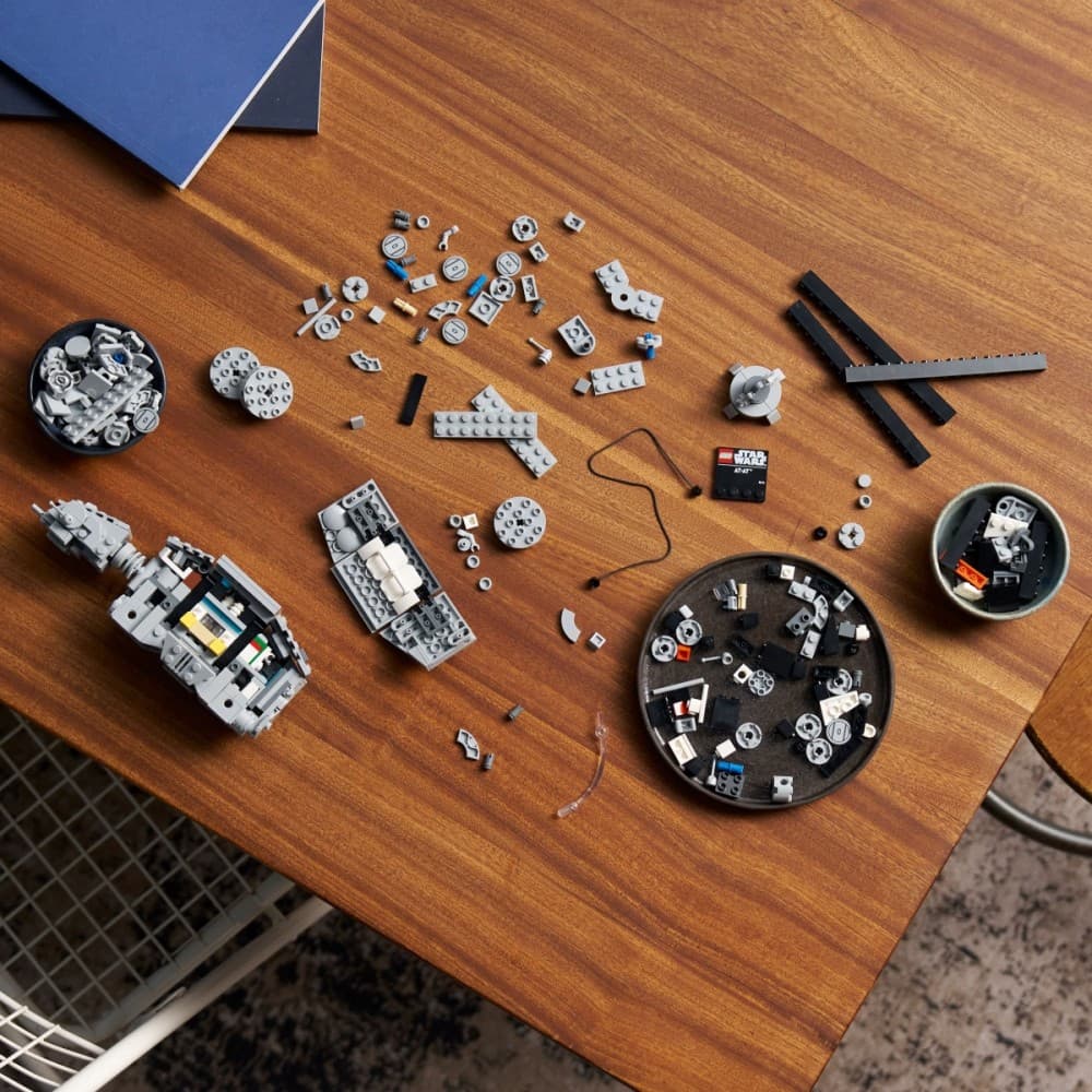 LEGO Star Wars AT-AT 75440 5