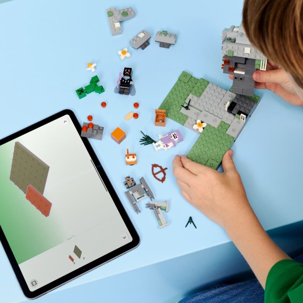 LEGO Minecraft 21586: Bledo vrtno drevo 2