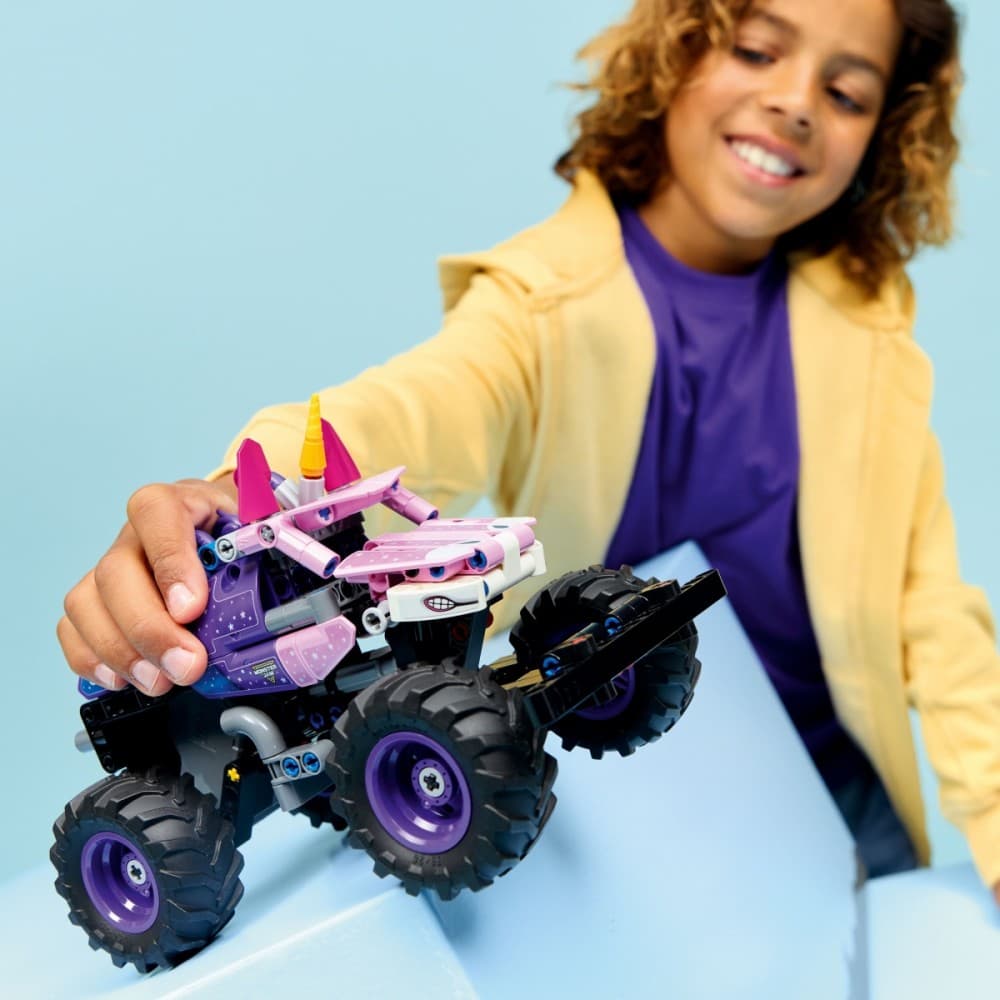 LEGO Technic 42220 Monster Jam Sparkle Smash 3