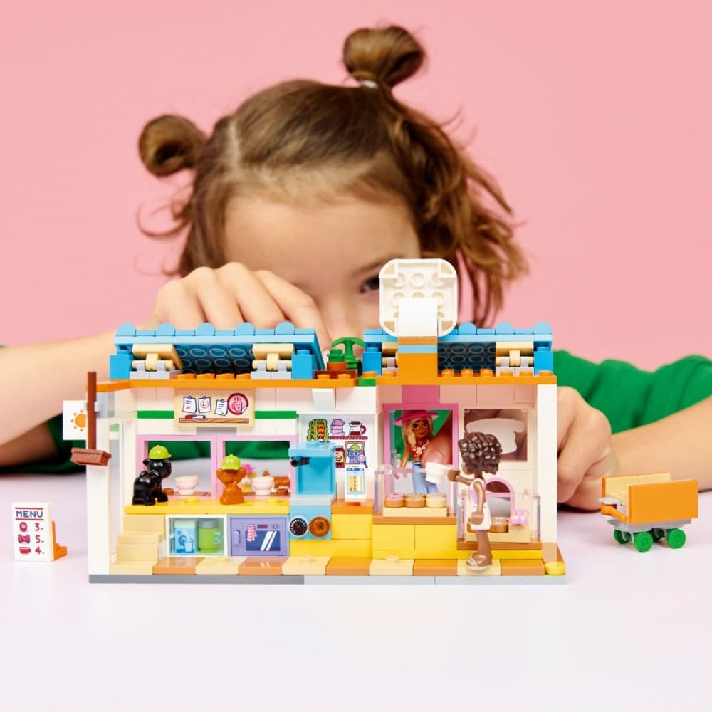LEGO Friends 42677: Pekarna s pasjimi priboljški 4