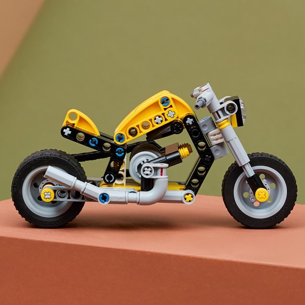 LEGO Technic Rumeni motor (42225) 7