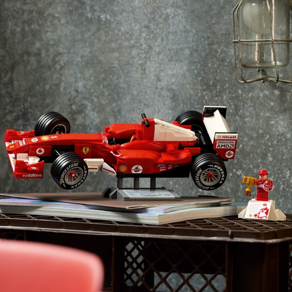 LEGO Icons Ferrari F2004 & Michael Schumacher 11375 7